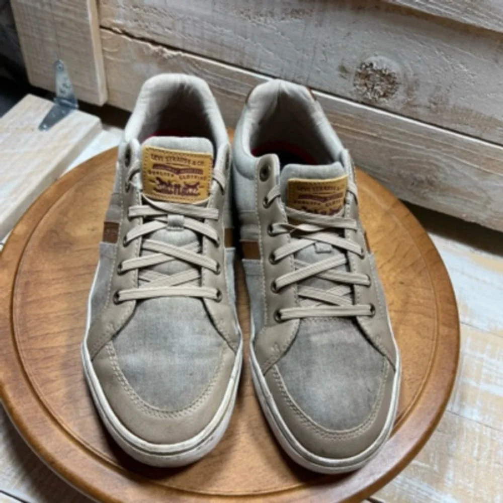 Levi's Sneakers Mens 8.5 M Beige Textile‎ Low Top Lace Up Casual Classic EUR 42